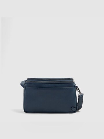 Piquadro Schoudertas in Blauw