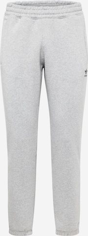 Tapered Pantaloni 'Essential' de la ADIDAS ORIGINALS pe gri: față