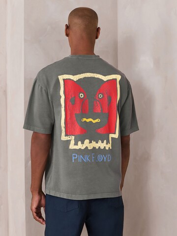 T-Shirt Next en gris : devant