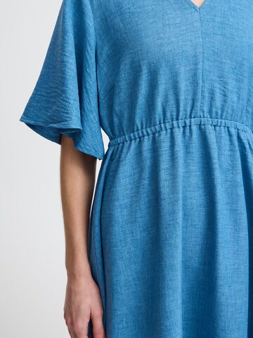 Robe b.young en bleu