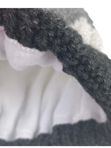 Kumixi Mütze 'Bommelmütze' in Schwarz