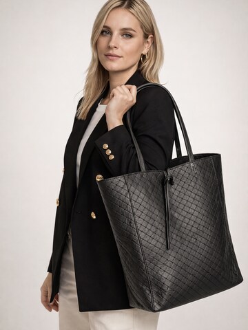 COLLEZIONE ALESSANDRO Shoulder Bag 'Flecht' in Black