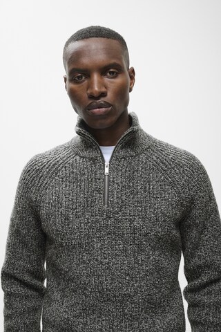 Matinique Sweter w kolorze szary
