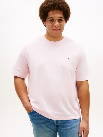 T-Shirt 'ESS SEASONAL' Tommy Hilfiger Big & Tall en rose : devant