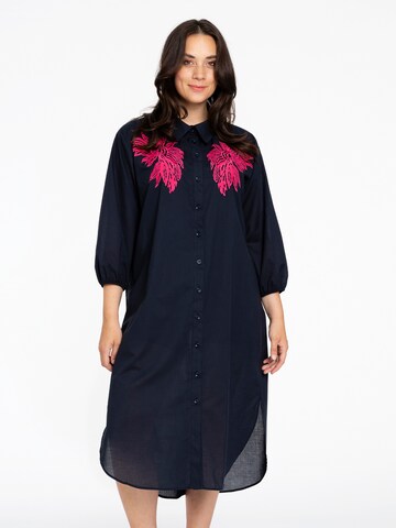 Yoek Shirt Dress in Blue: front