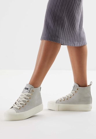 BRITISH KNIGHTS Sneaker high 'KAYA' i grå