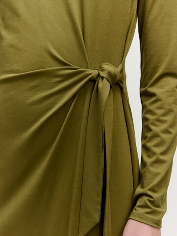 Robe 'Beate' EDITED en vert