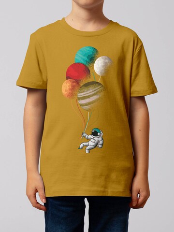 watabout.kids T-Shirt 'Balloon Spaceman' in Gelb: Vorderseite