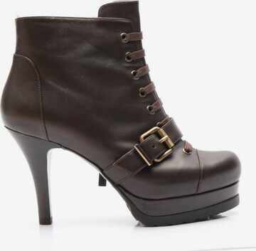 Fendi Dress Boots in 38,5 in Brown: front