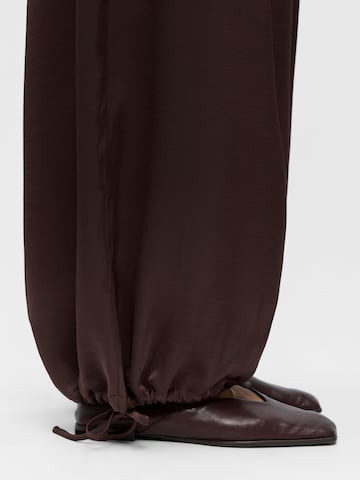 Wide leg Pantaloni 'OBJChilli' di OBJECT in marrone