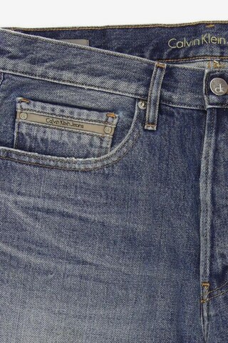 Calvin Klein Jeans Shorts in S in Blue