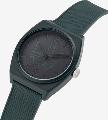 ADIDAS ORIGINALS Аналогов часовник 'PROJECT TWO' в зелено