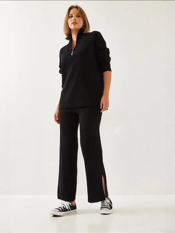 Completo pantalone di Bianco Lucci in nero