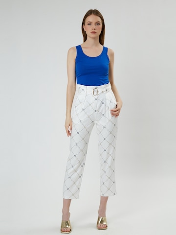 Influencer Tapered Hose in Weiß