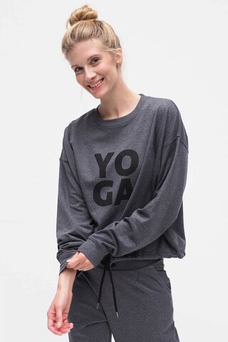 Kismet Yogastyle Sweatshirt 'Garuda' in Grau: predná strana