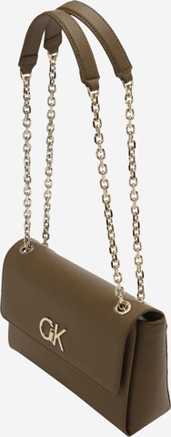 Calvin Klein Shoulder Bag in Green: front