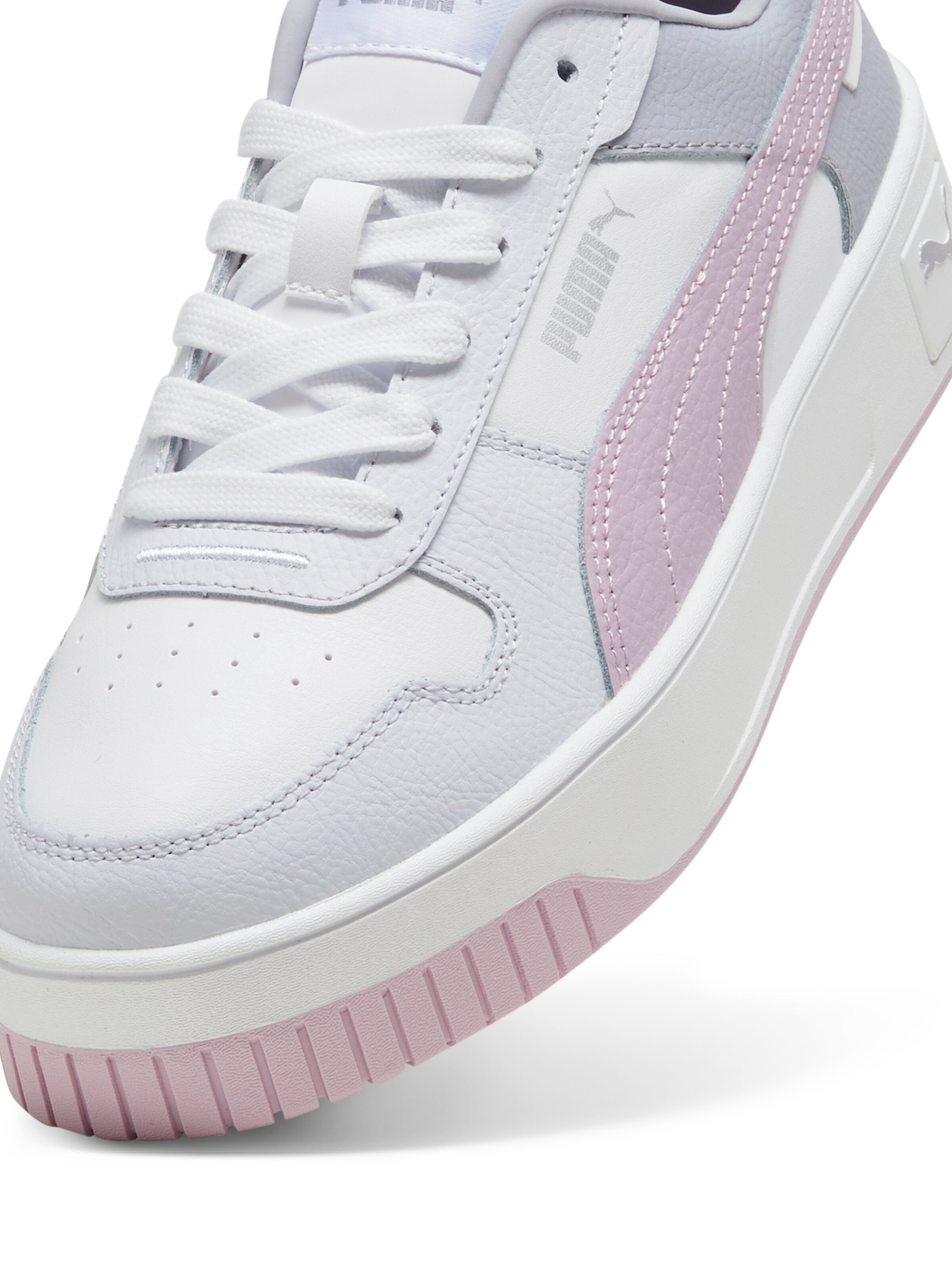 PUMA Matalavartiset tennarit 'Carina' värissä valkoinen