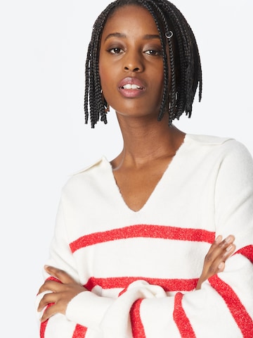 Pullover 'Noola' di PIECES in bianco