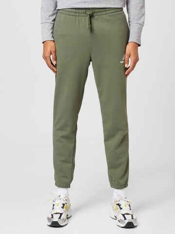 Effilé Pantalon 'Essentials' new balance en vert : devant