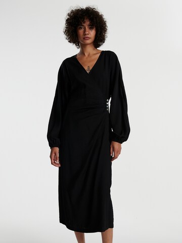 Robe 'Grete' EDITED en noir : devant