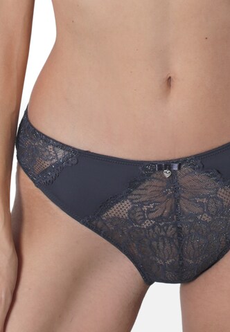 sassa Slip 'Beautiful Time' in Schwarz