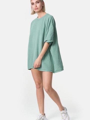 Worldclassca Oversized Shirt in Green: front