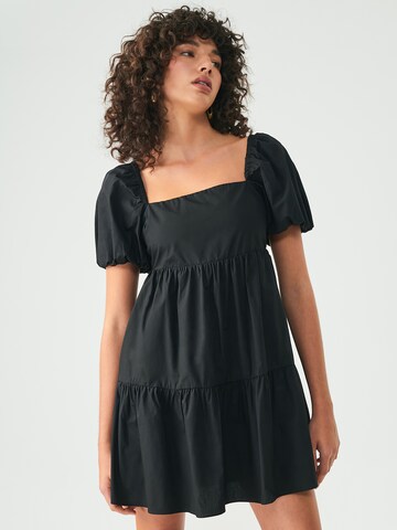 St MRLO - Vestido de verão 'BRODI' em preto
