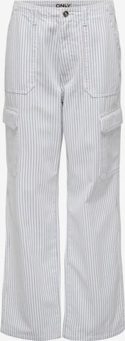 ONLY Loose fit Cargo Pants in White: front