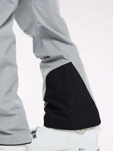 Haglöfs Regular Outdoor Pants 'Lumi Form' in Grey