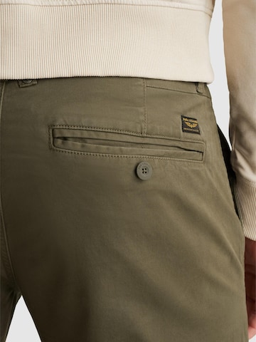 PME Legend Loosefit Chinohousut 'American Classic relaxed fit chino' värissä vihreä: etupuoli
