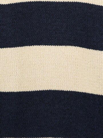 BLUE SEVEN Sweater in Blue