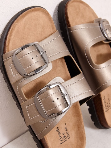 Mule Friends Like These en marron