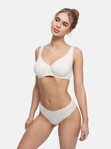 cfab by creamy fabrics Minimiser Bra in White: front
