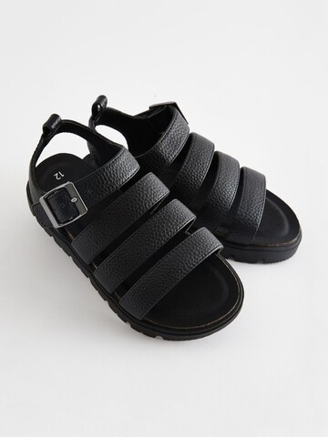 Next Sandale in Schwarz