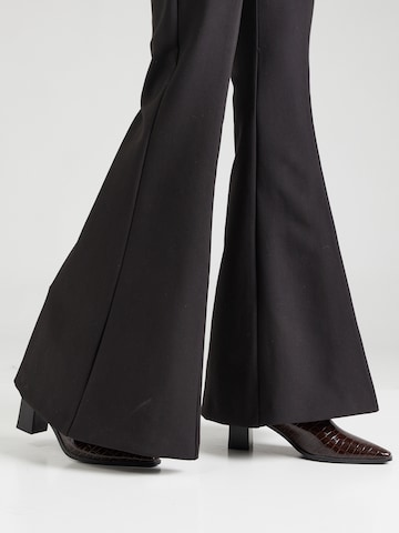MAX&Co. Rozkloszowany krój Spodnie 'AGITARE' w kolorze czarny