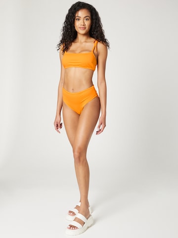 A LOT LESS - Braga de bikini 'Lia' en naranja