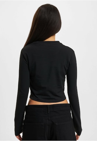 Tricou de la DEF pe negru