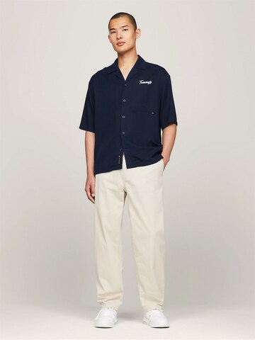 Tommy Jeans Comfort fit Button Up Shirt in Blue