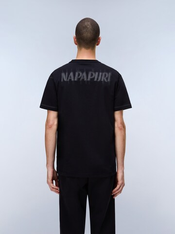 NAPAPIJRI Тениска 'S-Umbra' в черно