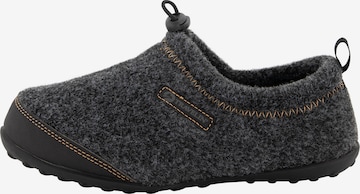 Travelin Slippers in Grey: front