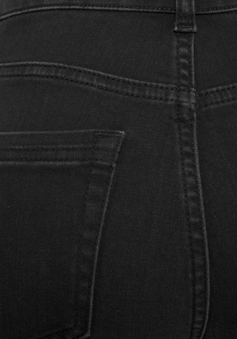 LASCANA Rozkloszowany krój Jeansy w kolorze czarny