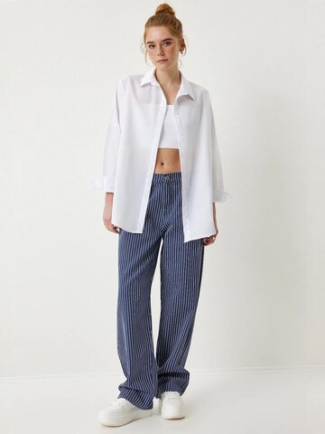 Happiness İstanbul - Camisa em branco