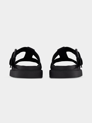 CLARKS Plätu 'Aristella', värv must