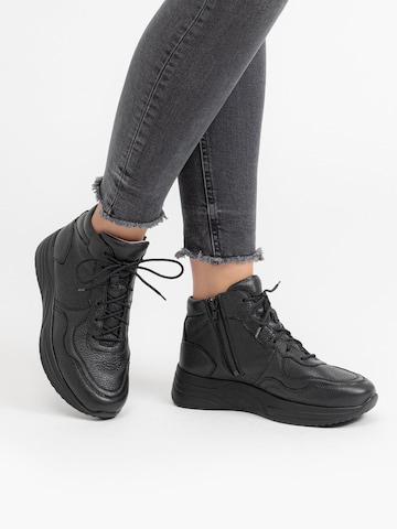 VITAFORM Schnürstiefelette in Schwarz