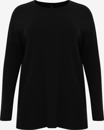 Yoek Sweater in Black: front