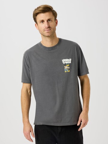 TWO SOON Shirt 'Looney Tunes' in Grey: front