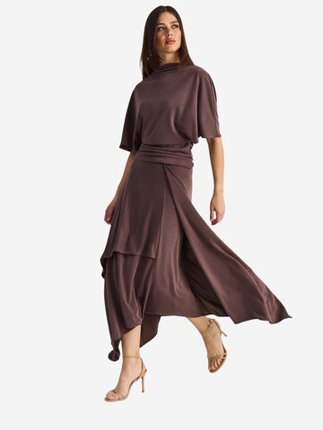 Tailleur 'Zweiteiliges Set' di Bianco Lucci in marrone