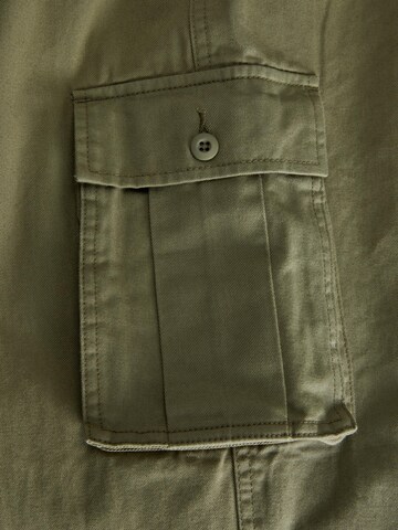 regular Pantaloni cargo 'MADDY' di JJXX in verde