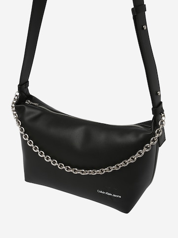 Calvin Klein Jeans Shoulder Bag in Black: front