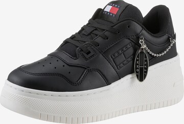 Tommy Jeans Sneakers in Black: front